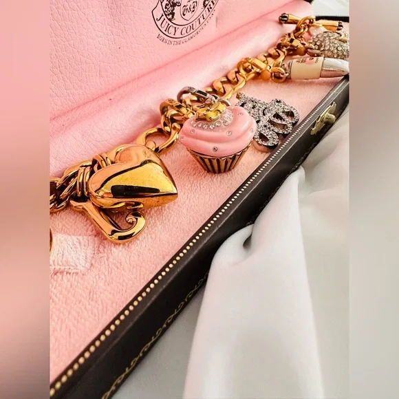 Juicy Couture Vintage  Gold Bracelet with charms - Picture 16 of 16